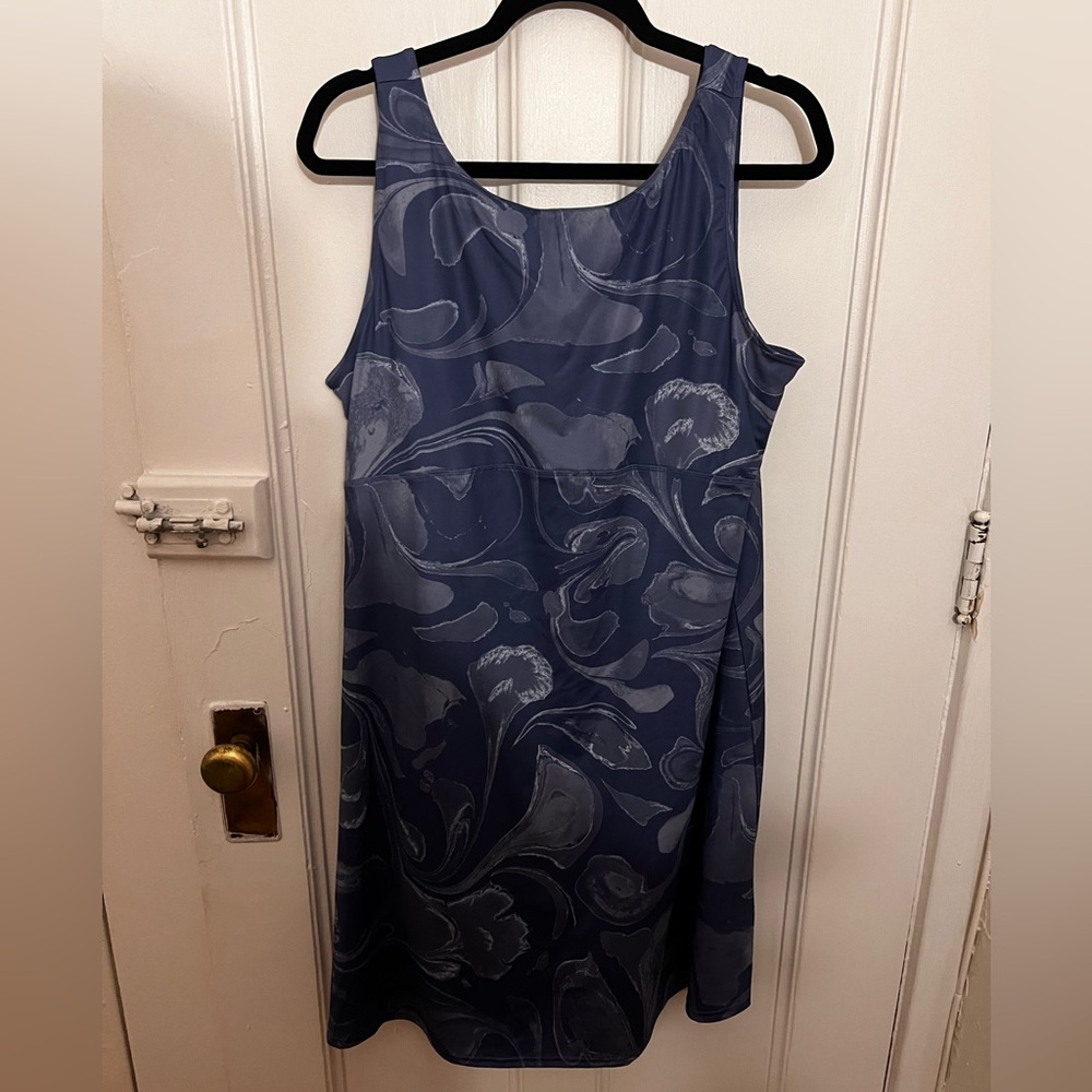 Columbia athletic dress